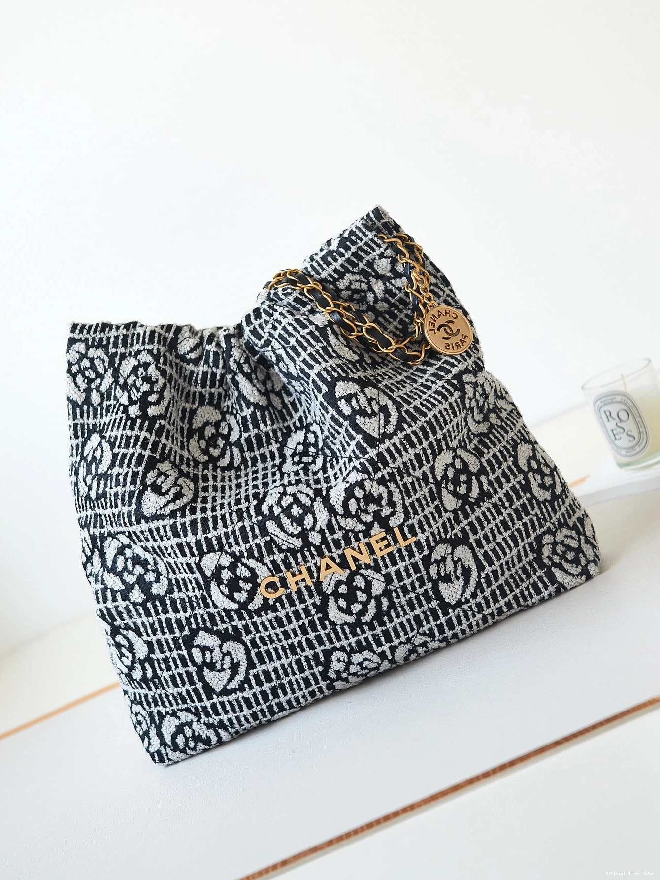 Hyper Peter HANDBAG CHANEL 22 0813